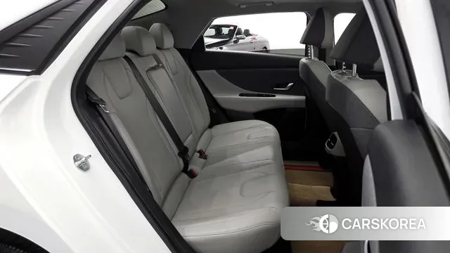 Hyundai Avante (CN7) 2023 Белый из Кореи, фото 3