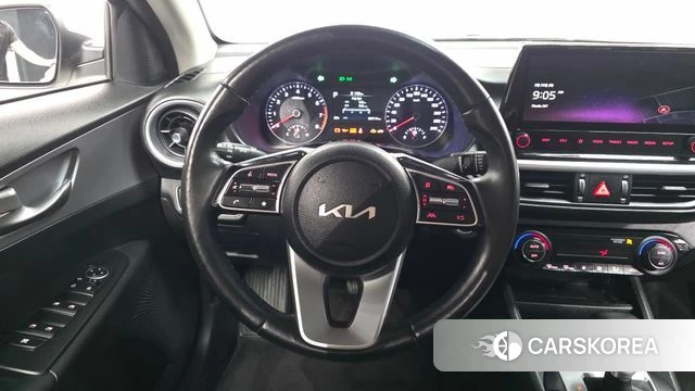 Kia The New K3 2nd generation 2021 Белый из Кореи, фото 3