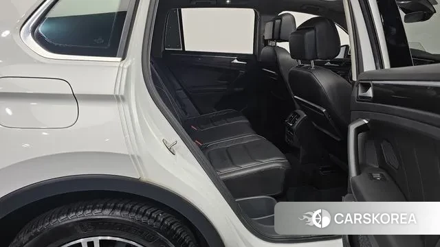 Volkswagen Tiguan second Generation 2020 Белый из Кореи, фото 3