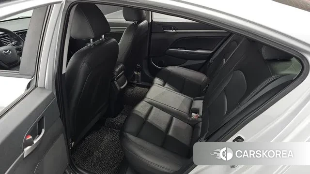 Hyundai Avante AD 2018 Серебристо-серый из Кореи, фото 3