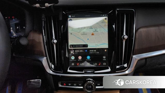 Volvo S90 2023 Коричневый из Кореи, фото 3
