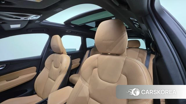 Volvo XC60 second Generation 2019 Белый из Кореи, фото 3