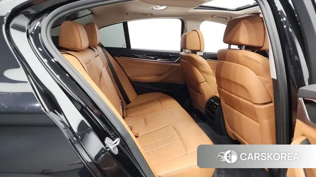 BMW 5 Series (G30) 2021 Черный из Кореи, фото 3