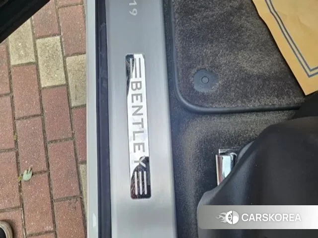 Bentley Bentayga 2019 Белый из Кореи, фото 3