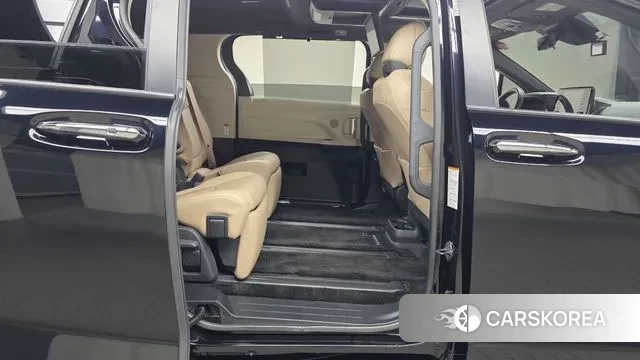 Toyota Sienna 4th Generation 2021 Черный из Кореи, фото 3