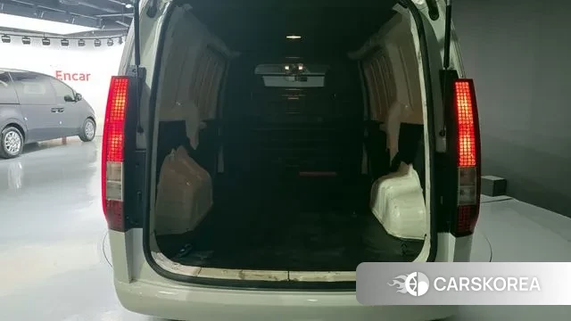 Hyundai Staria 2021 Белый из Кореи, фото 3