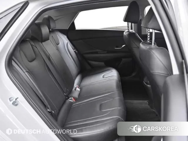 Hyundai Avante (CN7) 2022 Серебристо-серый из Кореи, фото 3