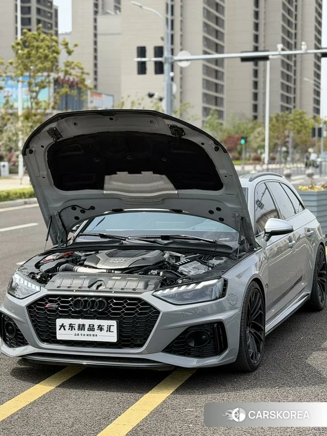 Audi RS 4 2023 Серебристо-серый из Китая, фото 3