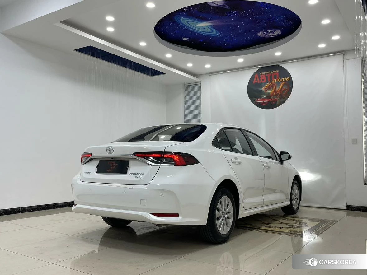 Toyota Corolla 2022 Белый из Китая, фото 3