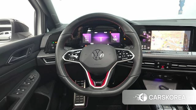 Volkswagen Golf 8th Generation 2024 Белый из Кореи, фото 3