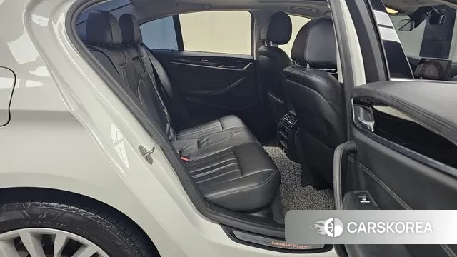 BMW 5 Series (G30) 2019 Белый из Кореи, фото 3