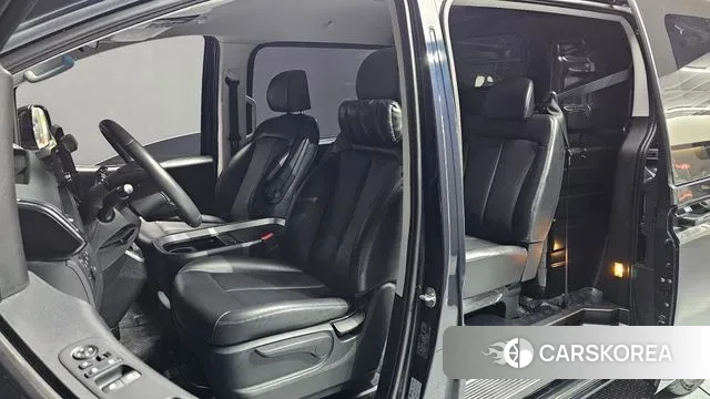 Hyundai Staria 2022 Черный из Кореи, фото 3