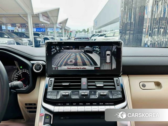 Toyota Land Cruiser (imported) 2025 Белый из Китая, фото 3