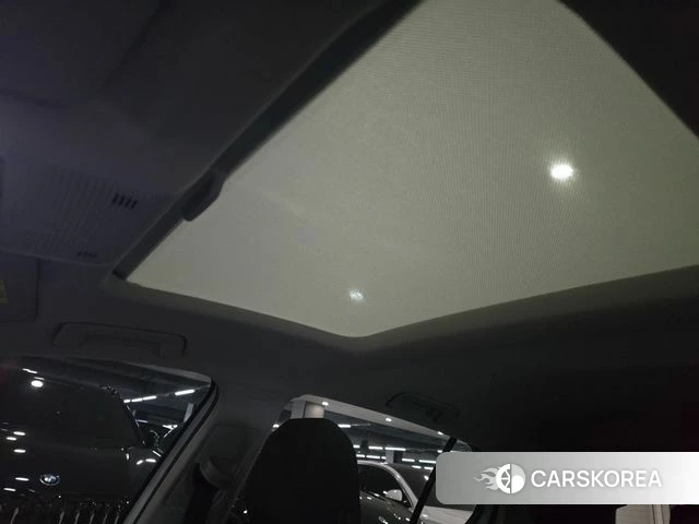 Volkswagen Golf 8th Generation 2023 Белый из Кореи, фото 3