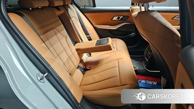 BMW 3 Series (G20) 2024 Цвет галактики из Кореи, фото 3