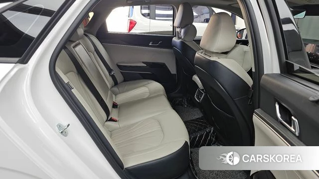 Kia The New K5 3rd generation 2023 Белый из Кореи, фото 3