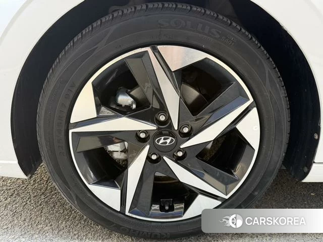 Hyundai Elantra 2023 Белый из Китая, фото 3