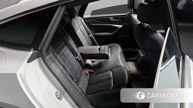 Audi A7 (4K) 2021 Белый из Кореи, фото 3