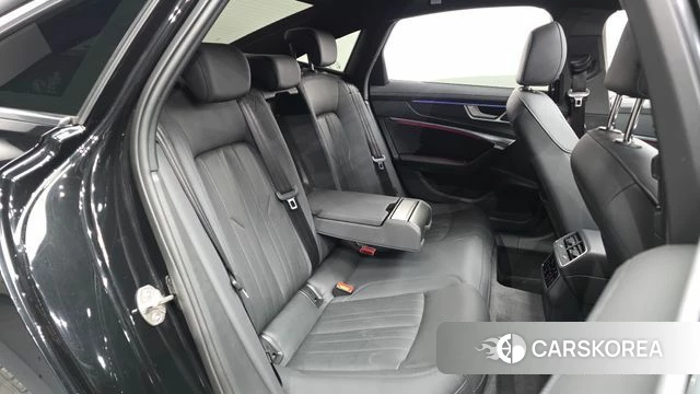 Audi A6 (C8) 2023 Черный из Кореи, фото 3