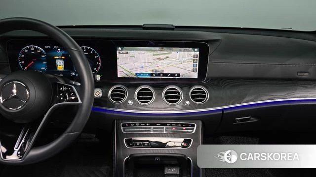 Mercedes-Benz E-Class W213 2023 Белый из Кореи, фото 3