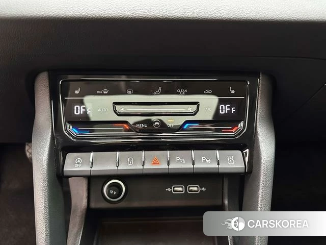 Skoda Krok 2023 Белый из Китая, фото 3