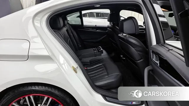 BMW 5 Series (G30) 2019 Белый из Кореи, фото 3