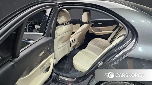 Mercedes-Benz E-Class W213 2023 Серый из Кореи, фото 3