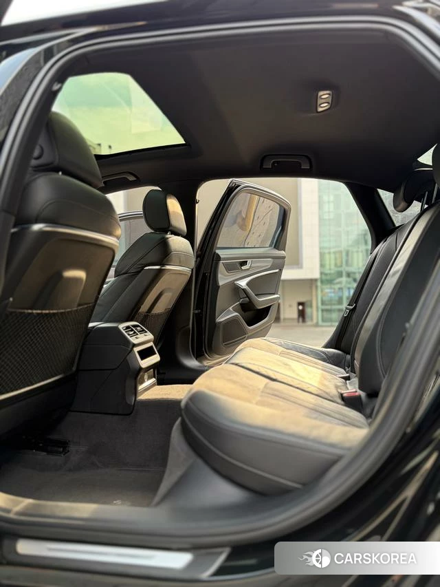 Audi A6L 2021 Черный из Китая, фото 3