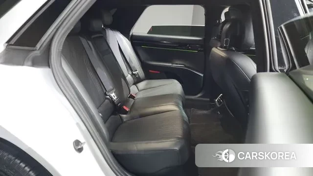 Hyundai Grandeur Hybrid (GN7) 2023 Белый из Кореи, фото 3