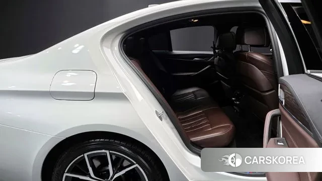 BMW 5 Series (G30) 2020 Белый из Кореи, фото 3