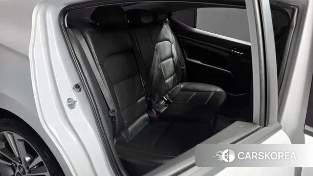 Hyundai Avante AD 2018 Белый из Кореи, фото 3