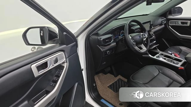 Ford Explorer 6th Generation 2023 Белый из Кореи, фото 3