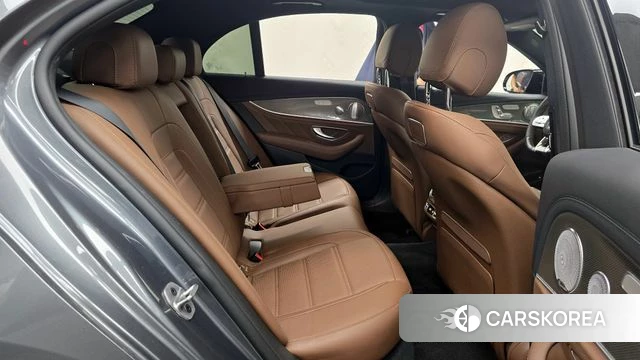 Mercedes-Benz E-Class W213 2019 Серебристо-серый из Кореи, фото 3