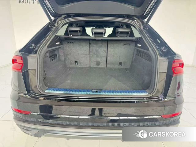 Audi Q8 2023 Черный из Китая, фото 3