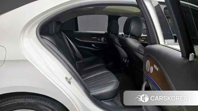 Mercedes-Benz E-Class W213 2019 Белый из Кореи, фото 3