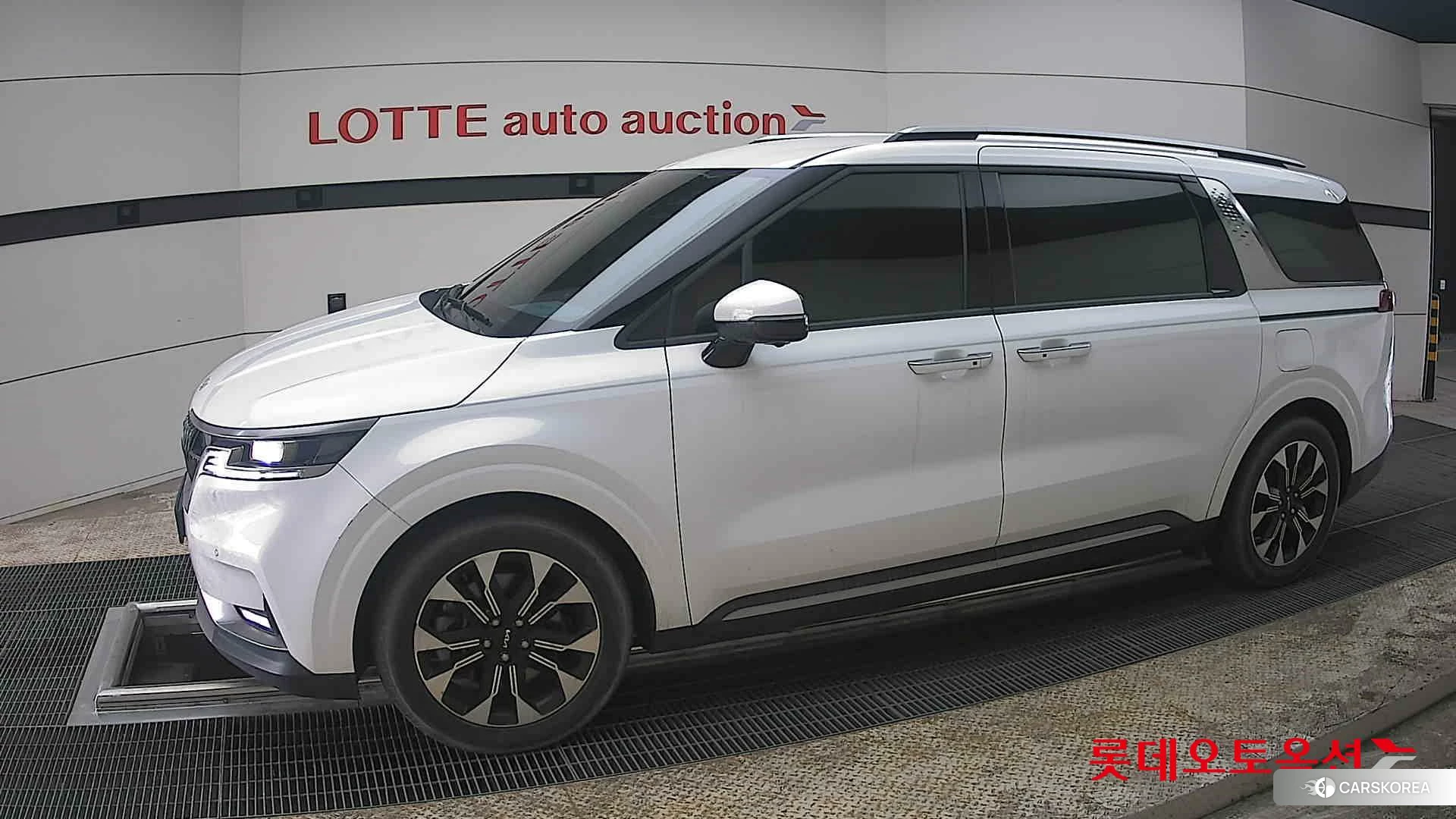 Kia Carnival 2023 Белый из Кореи, фото 3