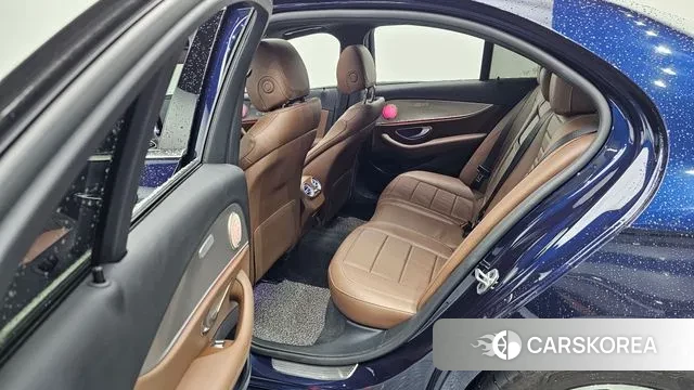 Mercedes-Benz E-Class W213 2018 Синий из Кореи, фото 3