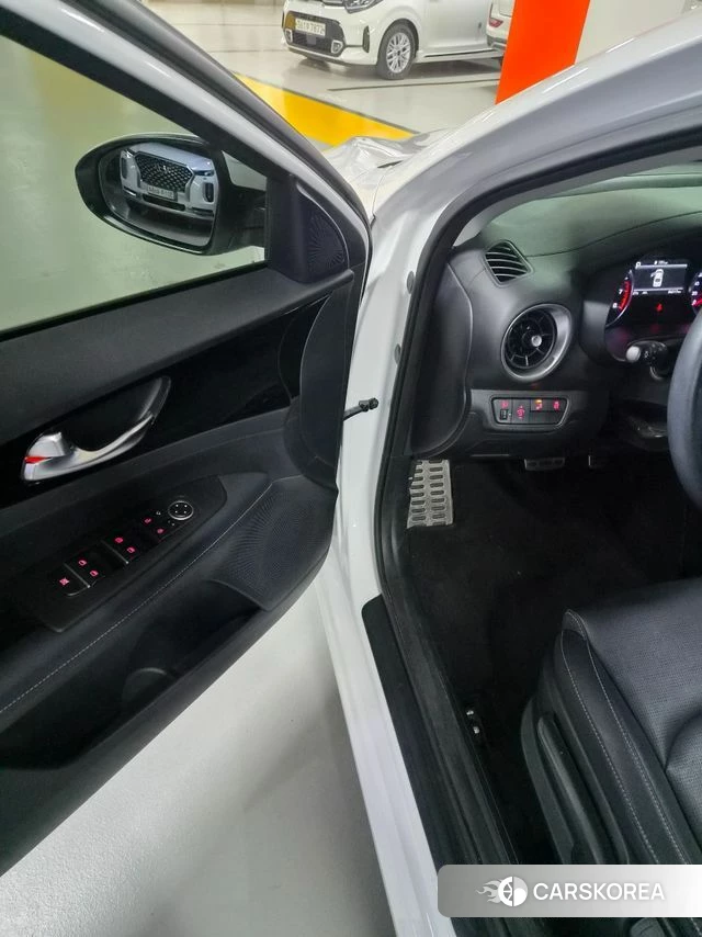 Kia The New K3 2nd generation 2022 Белый из Кореи, фото 3