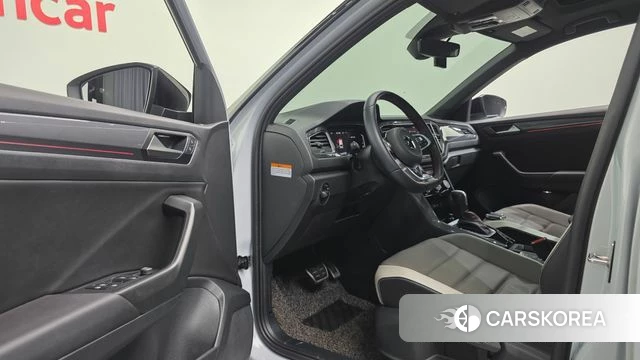 Volkswagen T-Roc 2022 Серебряный из Кореи, фото 3