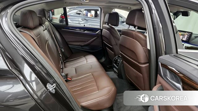 BMW 5 Series (G30) 2023 Серый из Кореи, фото 3