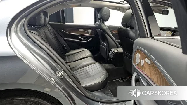 Mercedes-Benz E-Class W213 2019 Серый из Кореи, фото 3