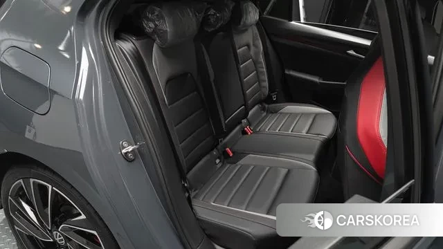 Volkswagen Golf 8th Generation 2023 Серый из Кореи, фото 3