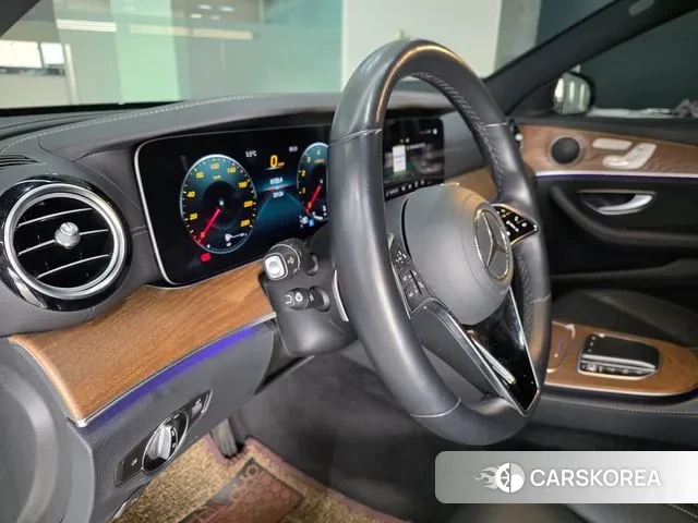 Mercedes-Benz E-Class W213 2021 Белый из Кореи, фото 3