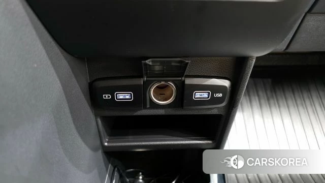 Hyundai Staria 2023 Белый из Кореи, фото 3