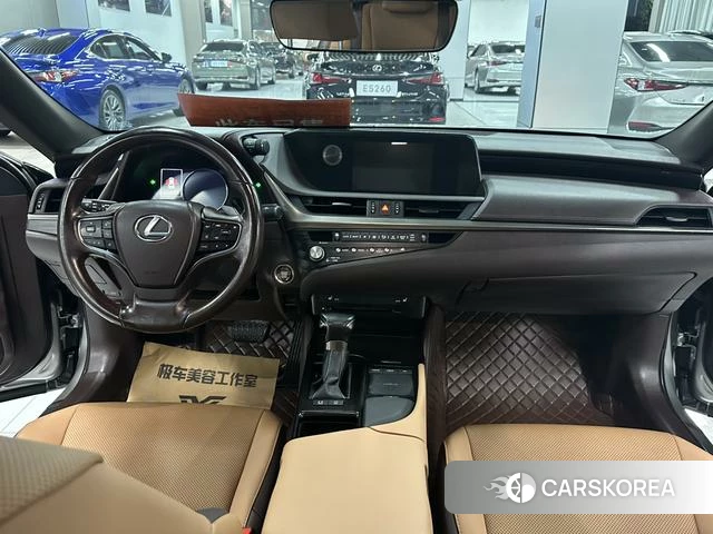 Lexus ES 2021 Серебристо-серый из Китая, фото 3