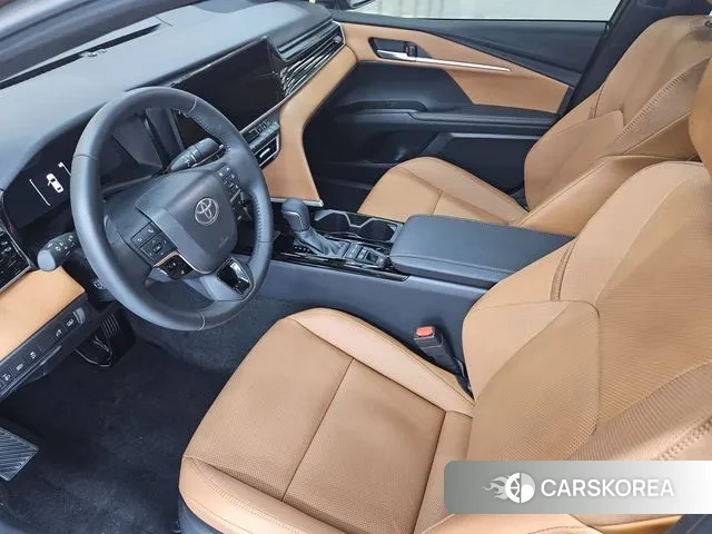 Toyota Camry (XV80) 2025 Коричневый из Кореи, фото 3