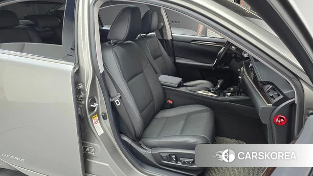 Lexus New ES300h 2018 Серебряный из Кореи, фото 3