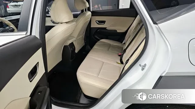 Hyundai Kona (SX2) 2023 Белый из Кореи, фото 3