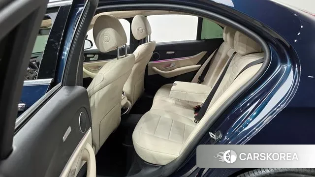Mercedes-Benz E-Class W213 2018 Синий из Кореи, фото 3