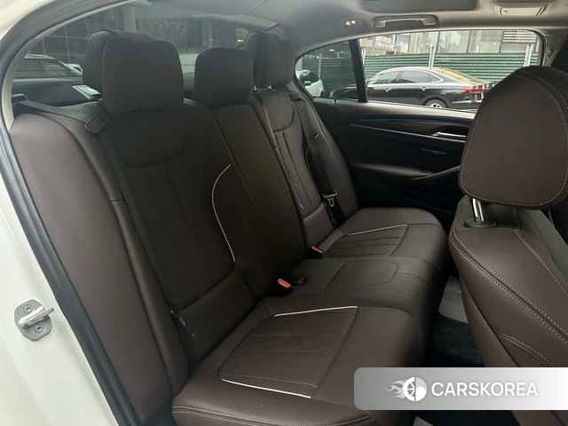 BMW 5 series PHEV 2022 Белый из Китая, фото 3